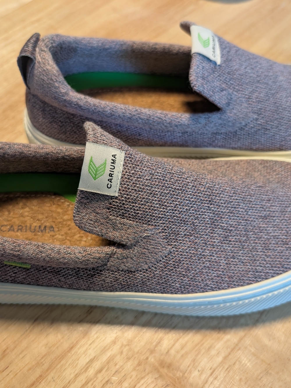 Cariuma Slip-On Knit Sneakers in Heathered Mauve with Green Insole